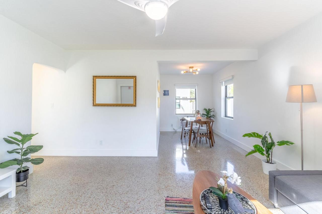 Renovated Apts With Kitchen, Fast Wifi, Smart Tv, Roku & Pool Onsite 4 Mi To Surfside Beach Apartment North Miami Exterior photo